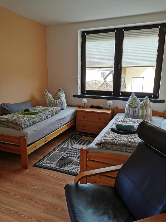 Monteur- Und Ferienwohnung In Hainichen - Obergeschoss Oder Dachgeschoss - Familie Weber Bockendorf Екстериор снимка